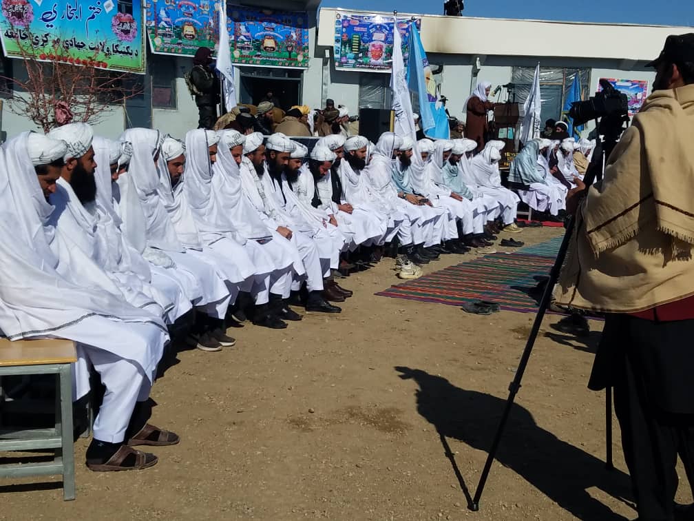 از فراغت فاضلان مدرسه جهادی ولایت پکتیکا با دستار بندی فضیلت، تجلیل به عمل آمد